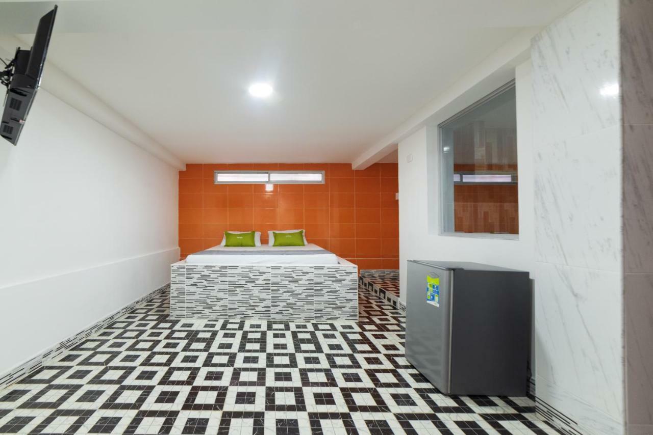 Ayenda 1122 Victoria Hotel Pereira Kültér fotó